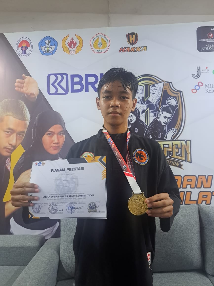 Salman 8L sabet juara 1 silat tingkat nasional